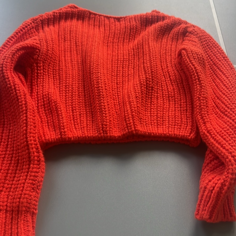 Red V-Neck Sweater with Chunky Knit and Long Sleeves - Picture 3 of 4